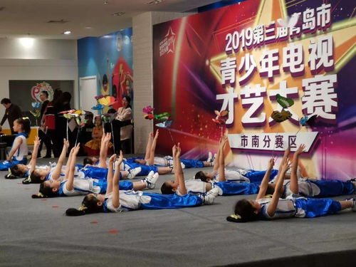 廣電藝校 為孩子量身打造最渴望的閃光舞臺與藝術(shù)造型